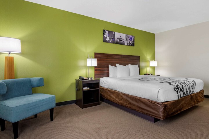 Room 10 of 29