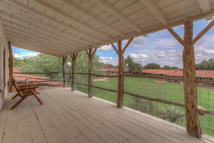 Terrace/Patio 98 of 103