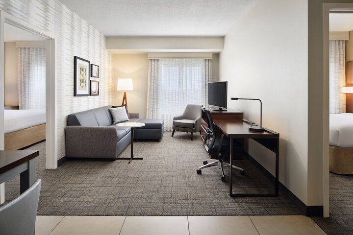 Room 22 of 37