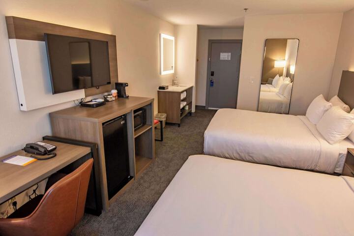 Room 16 of 34