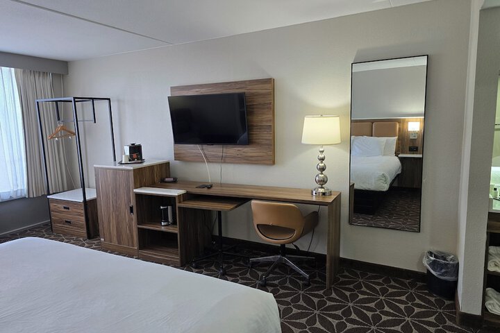 Room 17 of 37