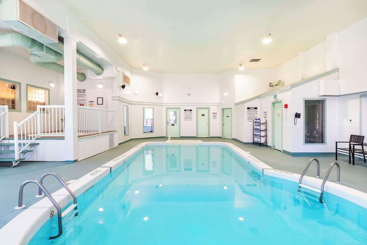 Pool 4 of 51