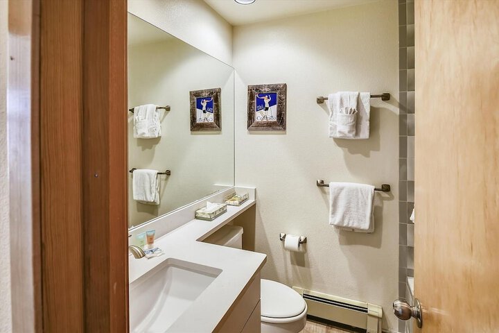 Room 21 of 33