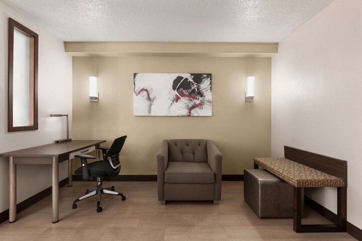 Ramada by Wyndham Suites Orlando Airport
