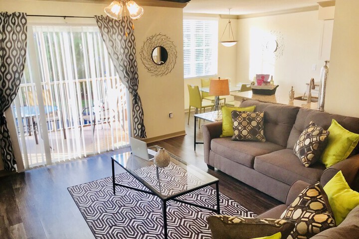 Sawgrass Mall Apartment 2