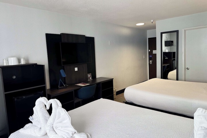 Room 28 of 33