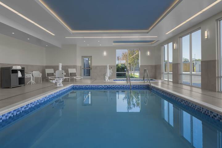Hampton Inn & Suites by Hilton Long Island Farmingdale