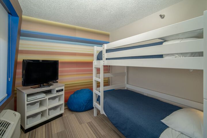 Room 15 of 65