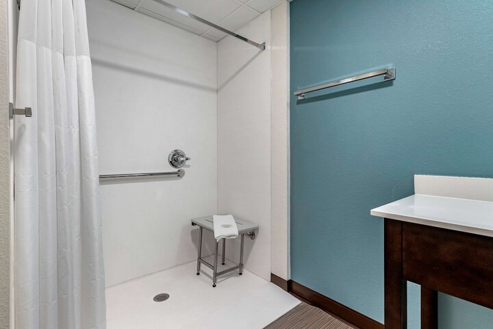 Room 16 of 29
