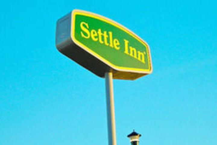 Settle Inn & Suites Linn Missouri