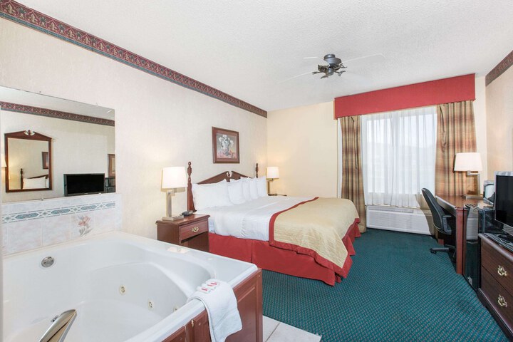 Baymont by Wyndham Jonesboro