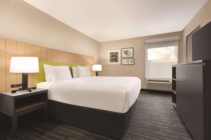 Country Inn & Suites by Radisson Dunn I-95