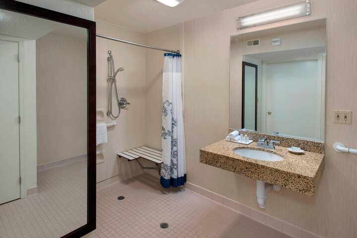 Room 8 of 20