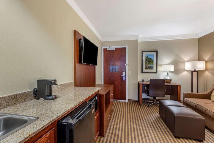 Room 11 of 30