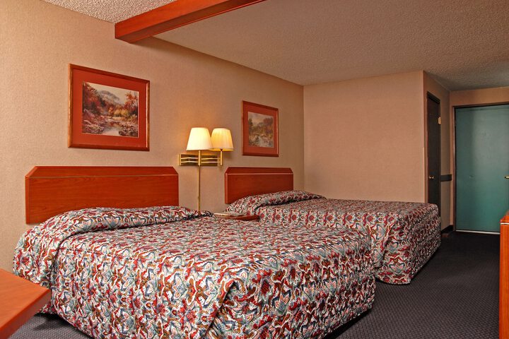 Room 19 of 37