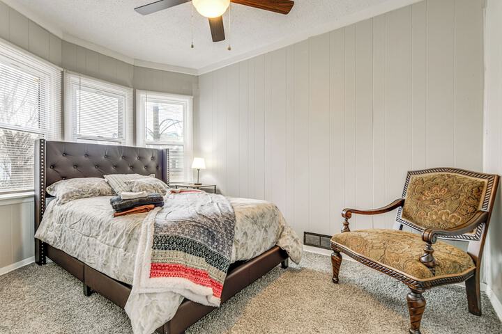 6 Mi to Dtwn Attractions: Buffalo Apartment!