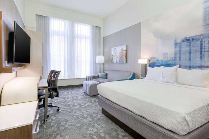Room 28 of 39