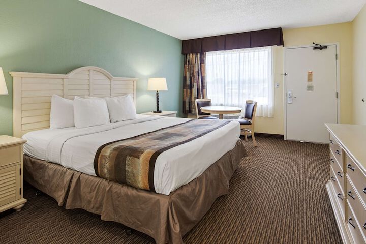 Room 16 of 24