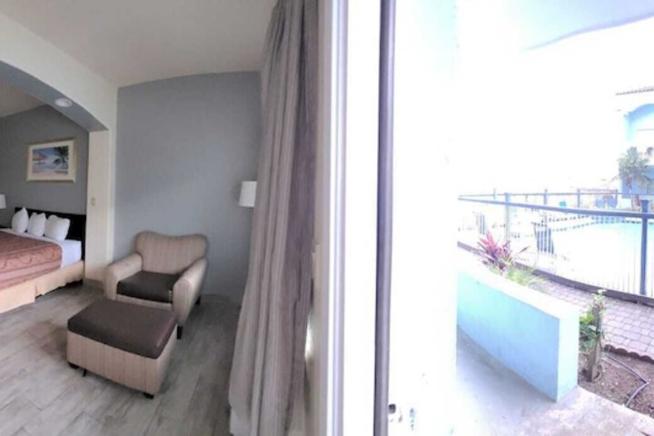 Room 15 of 25