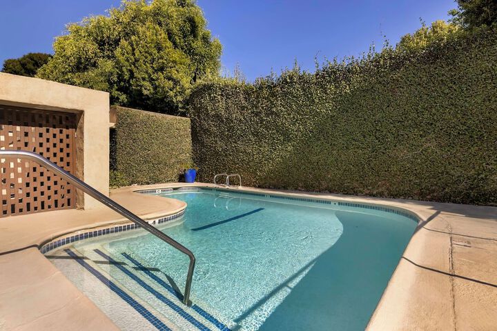 Pool 4 of 56