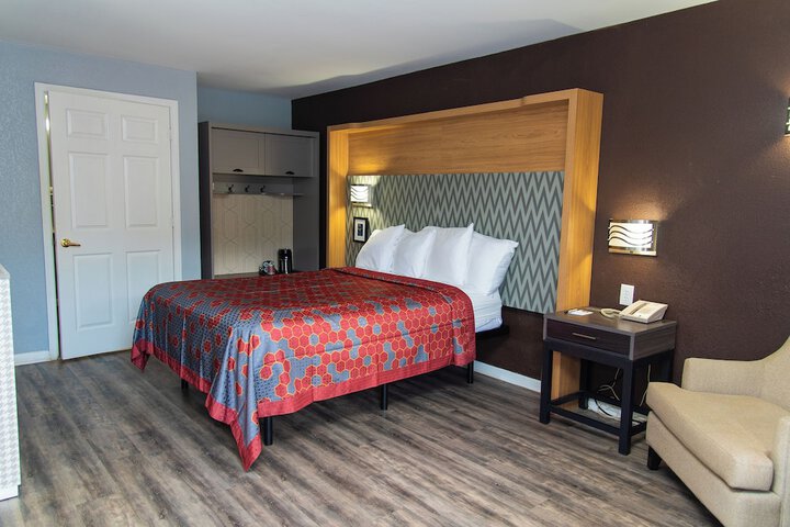 Room 22 of 35