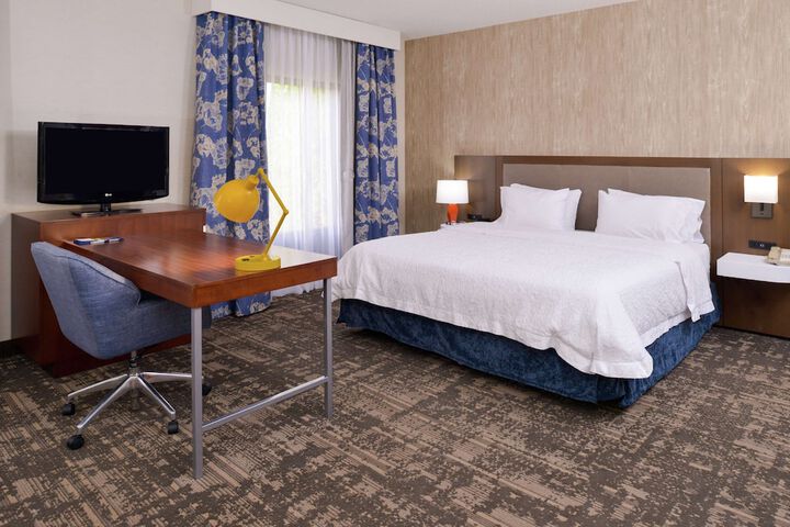 Room 32 of 68