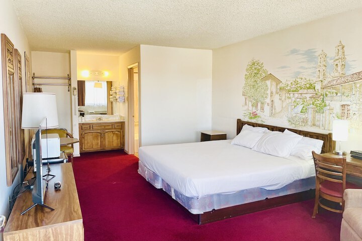 Room 10 of 24