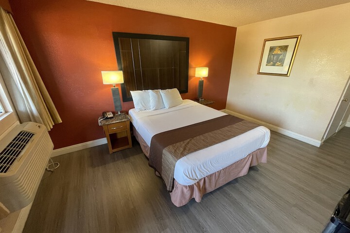 Pacific Inn