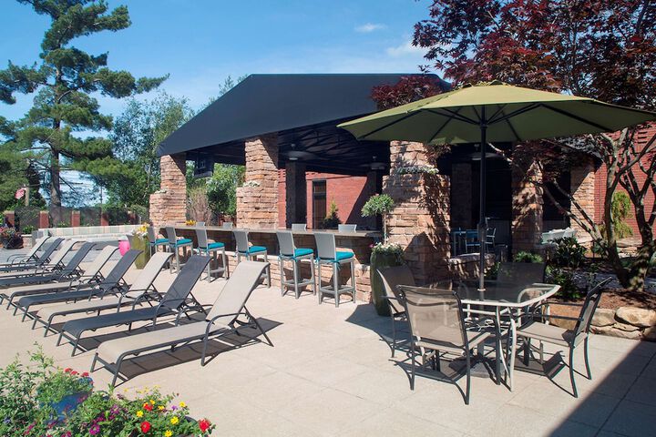 DoubleTree by Hilton Akron Fairlawn