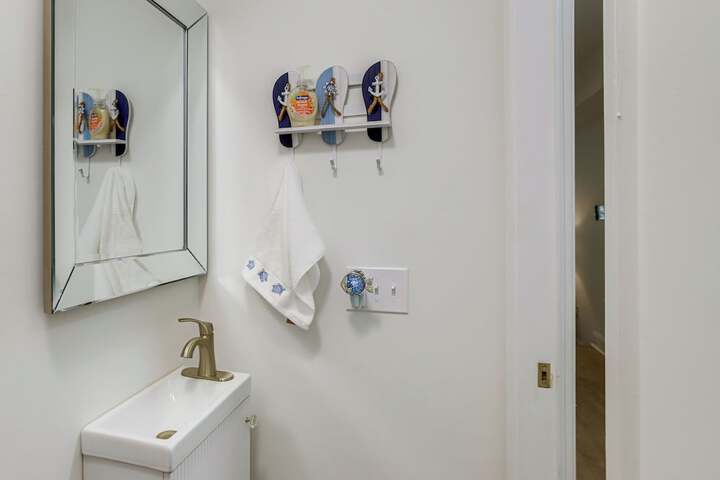 Walk to Shore & Boardwalk: Bethany Beach Retreat