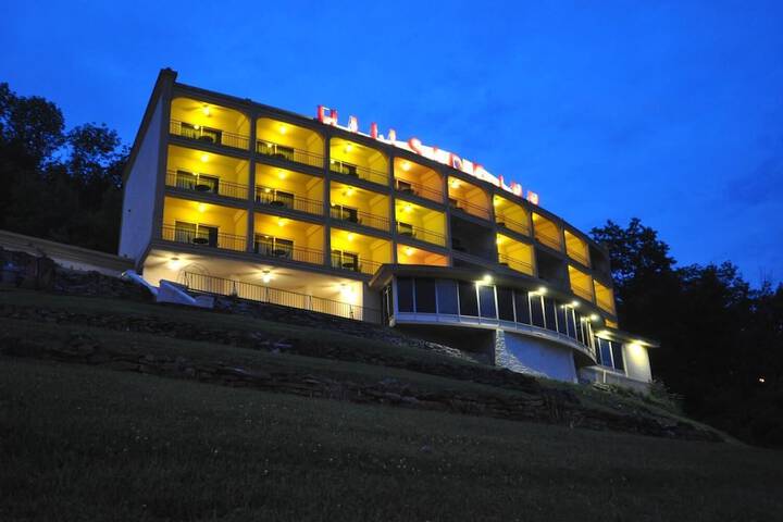Hotel 4 of 35
