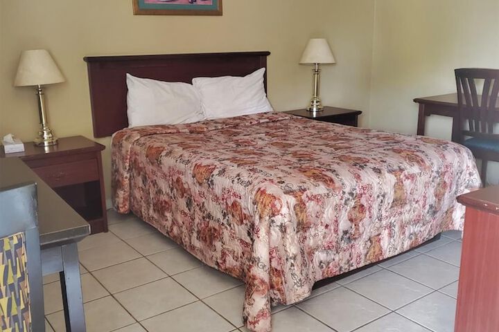 Room 18 of 24