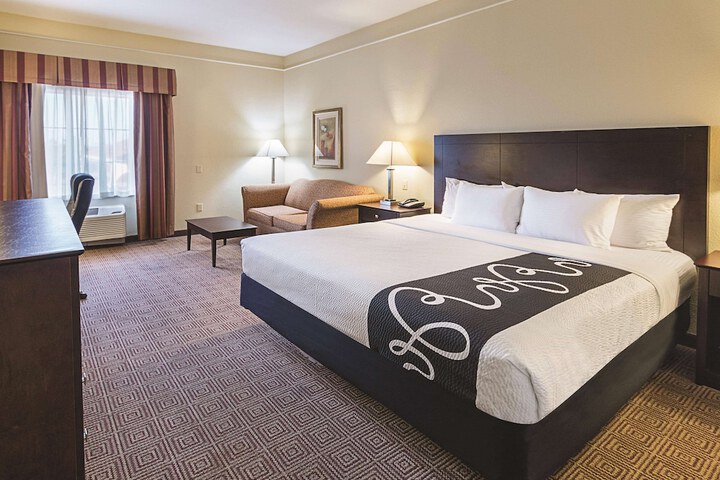 La Quinta Inn & Suites by Wyndham Waxahachie