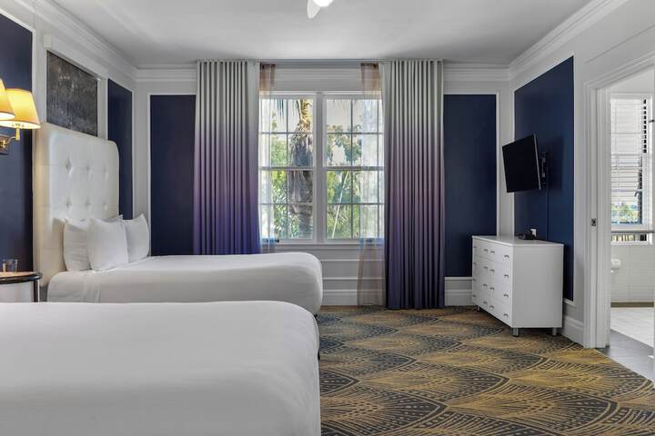 Room 10 of 51