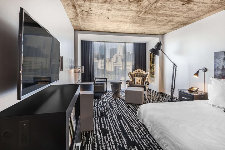 Room 35 of 74
