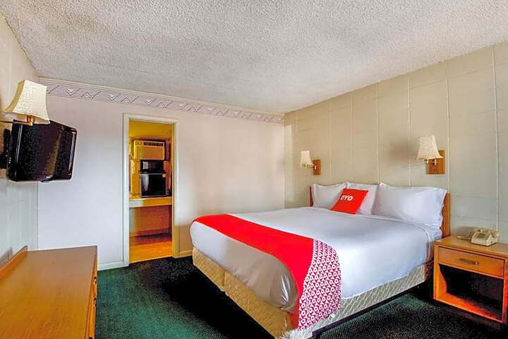 OYO Hotel Mauldin SC South Main Street