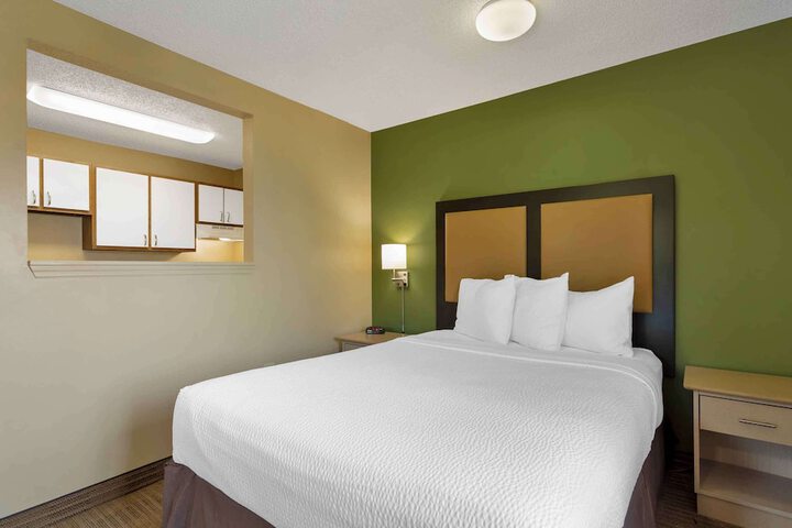 Room 17 of 25