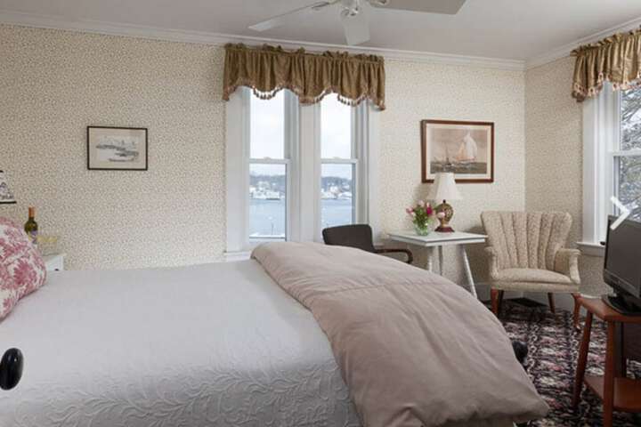 Dockside Guest Quarters & Restaurant