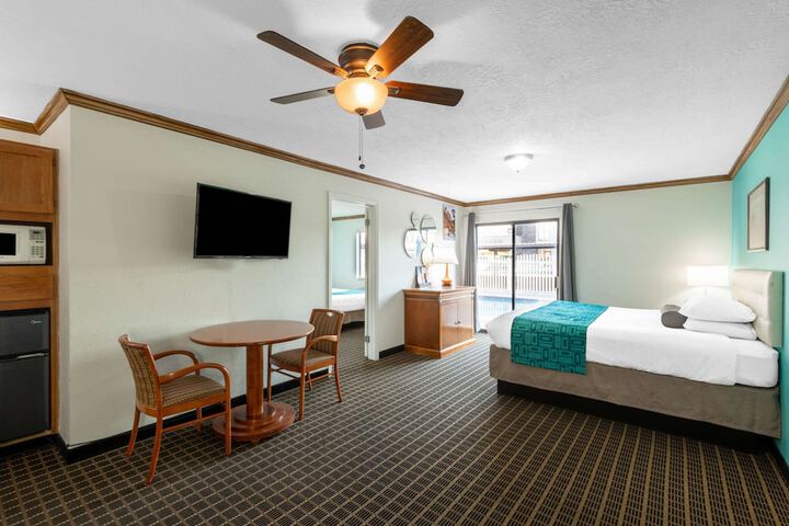 Room 13 of 19