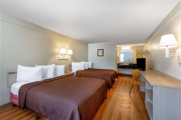 Room 16 of 30