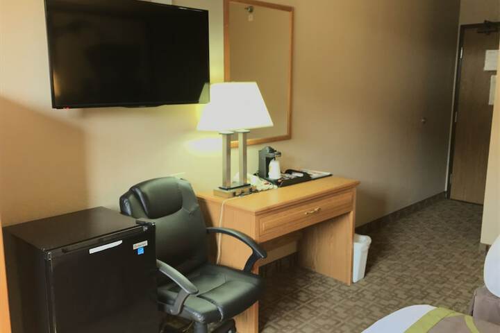 Room 12 of 28