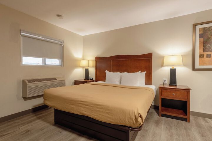 Room 9 of 42