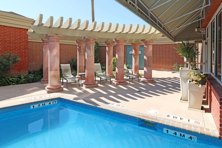 Pool 18 of 110
