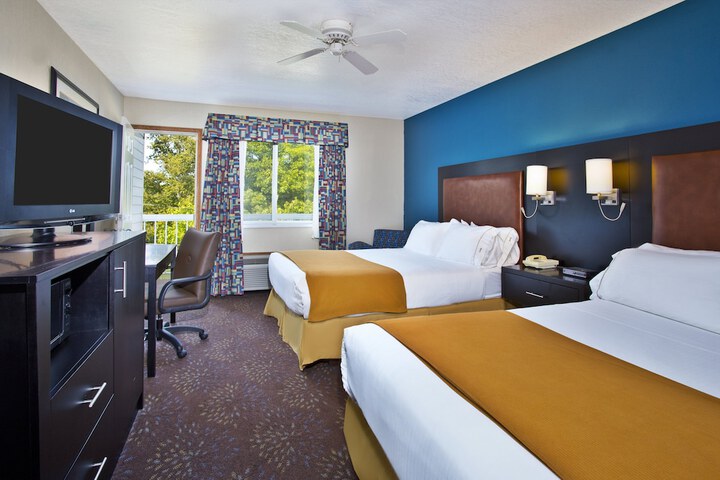Room 32 of 48