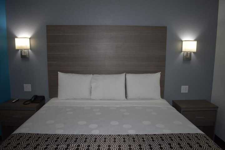 Room 19 of 28