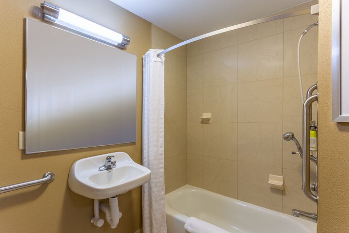 Room 17 of 29