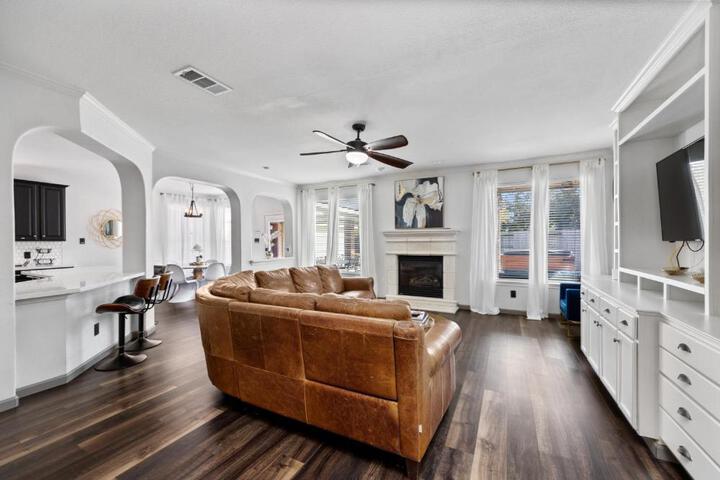 Upscale 4BR Cypress Home w Pool Hot Tub, Theater, Sleeps 20