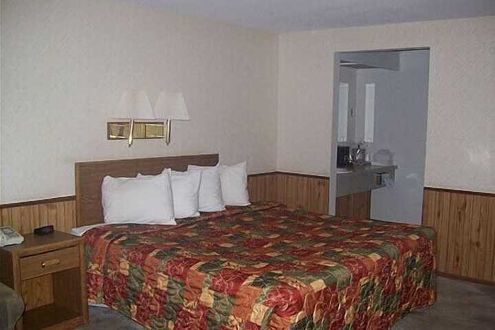 Room 4 of 14