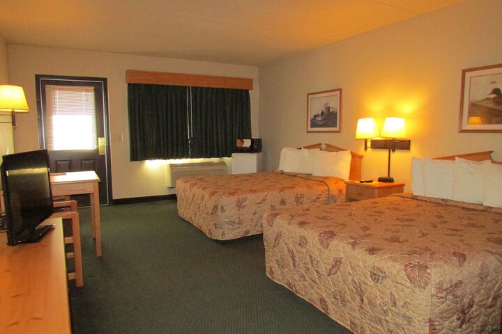 Shell Lake Lodge a Travelodge by Wyndham