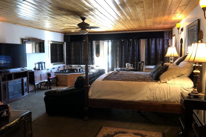 Echo Canyon Spa Resort (Adults Only)